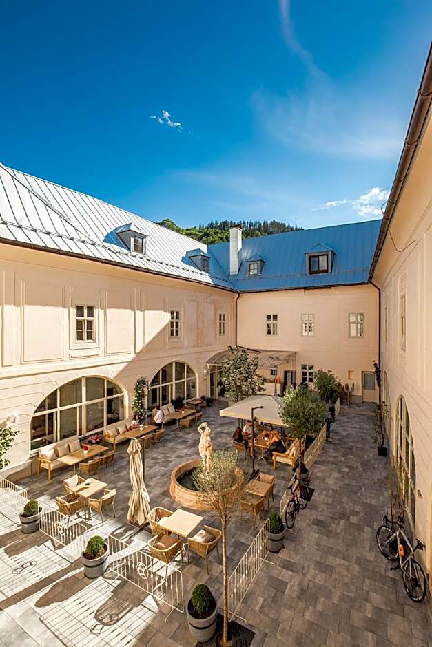 Opera apartments - Mestský palác