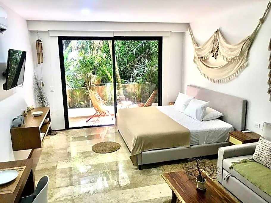 012 Modern Studio Luxurious Condo Wifi 100 Mb