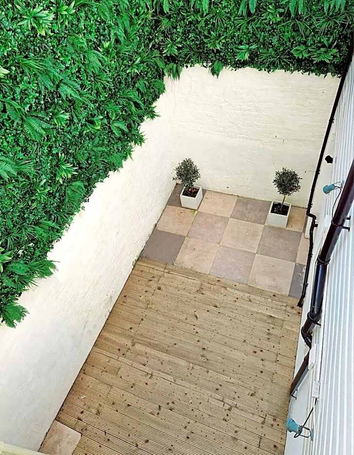 Upper Rock Brighton – Guest House