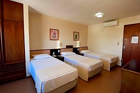 Superior Triple Room with 3 Single Beds