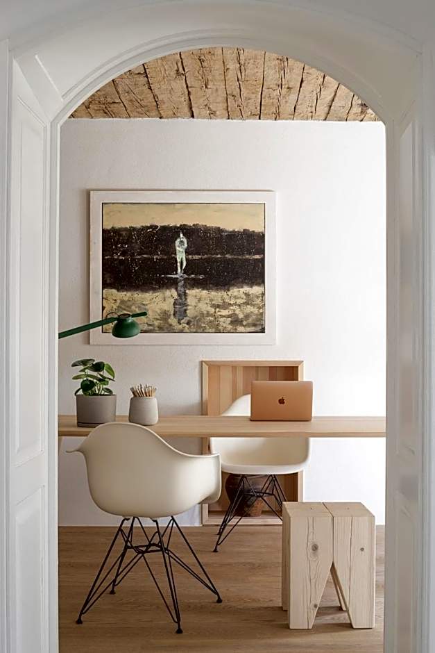 April1550 Boutique Hotel