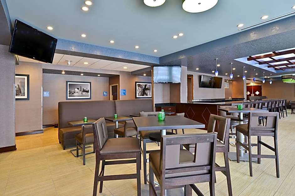 Wyndham Garden Elk Grove Village / O'Hare