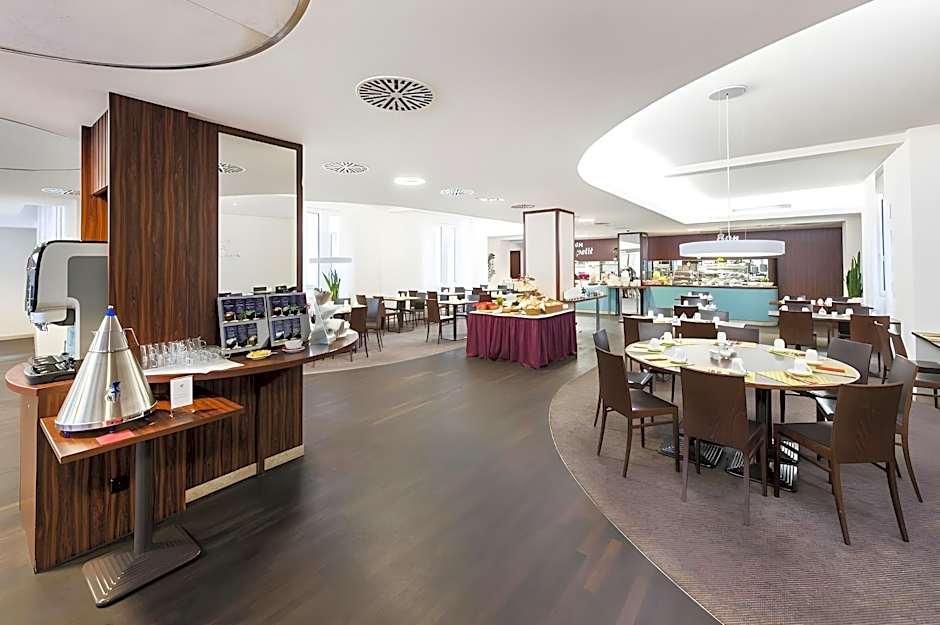 AZIMUT Hotel Cologne