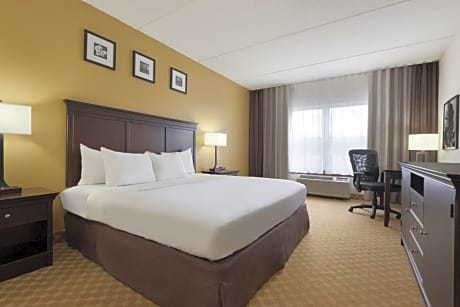 King Suite with Whirlpool - Non-Smoking