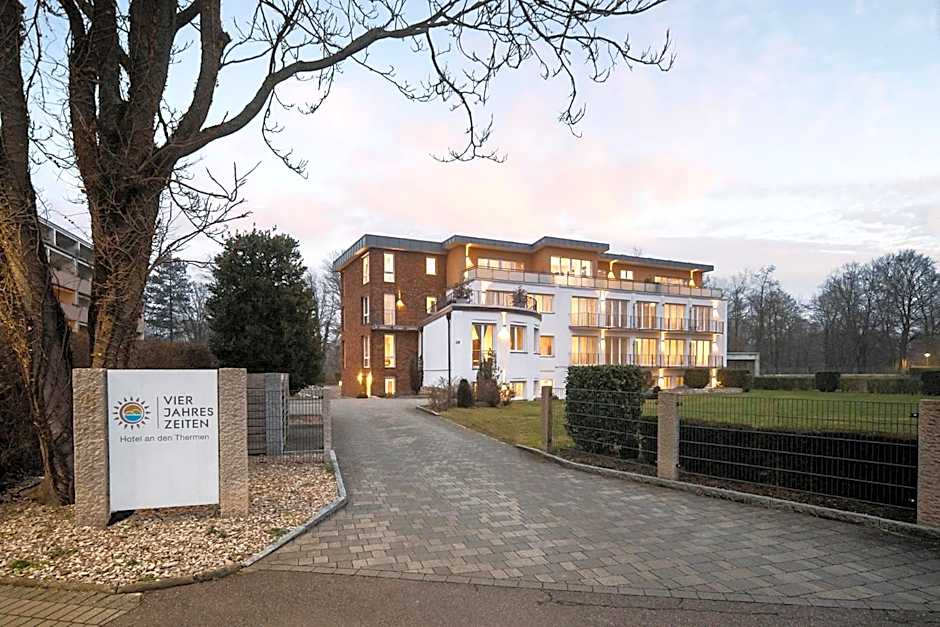 Hotel Vier Jahreszeiten an der Therme & Kliniken Bad Krozingen Nähe Freiburg & Schwarzwald Ideal für Wellness Kur & Business Ausflüge 24h Check In- WLAN & Parken gratis