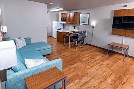One-Bedroom Queen Suite with Two Queen Beds