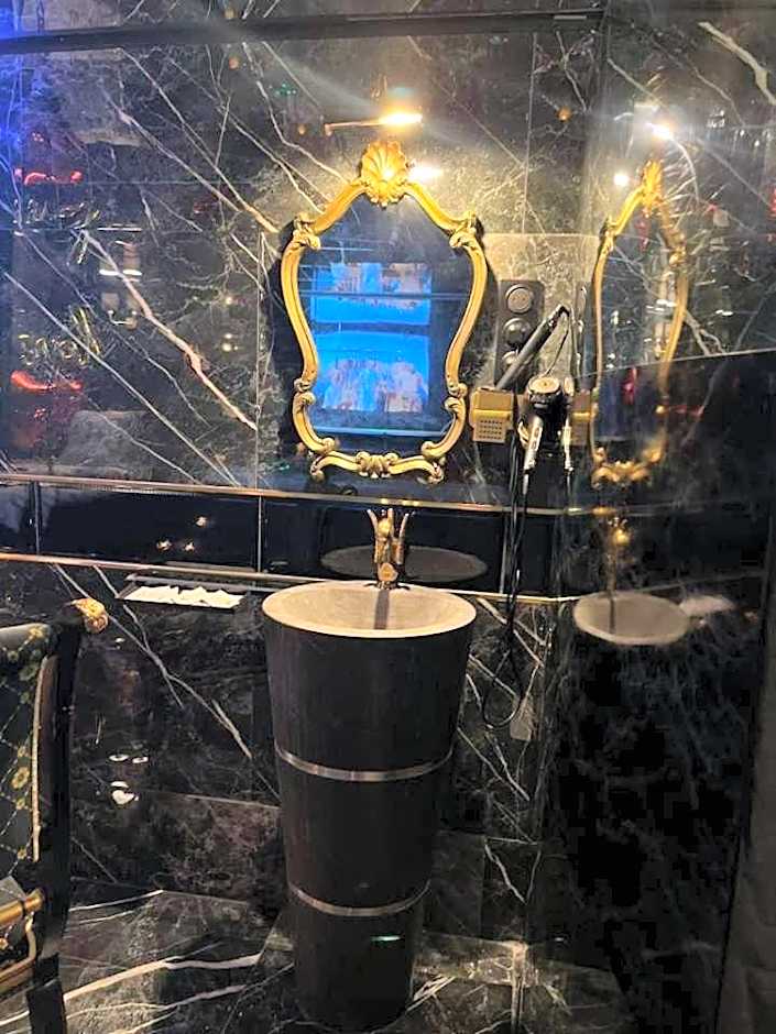 Versace Suite