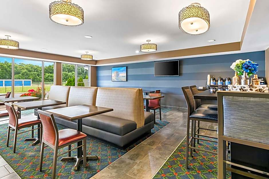 Best Western Legacy Inn & Suites Beloit/South Beloit