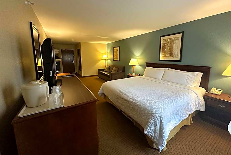 Wingate by Wyndham Newell