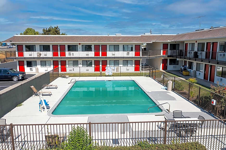 Econo Lodge Stockton near I-5 Fairgrounds