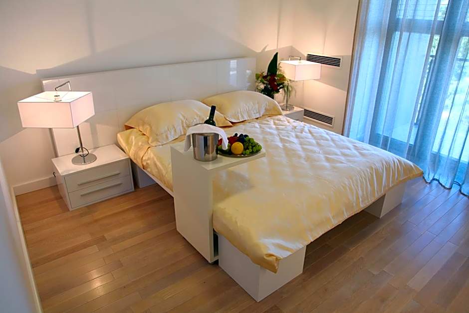 Photo 1 of 2 of Double Room