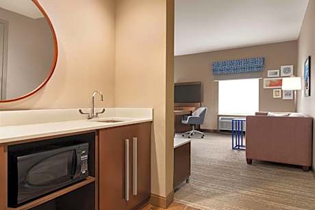 Queen Room with Bath Tub - Mobility Access/Non-Smoking