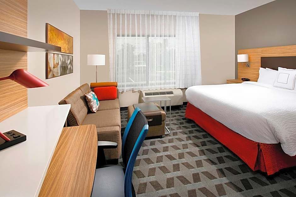 Photo 1 of 6 of Studio 1 King Bed with Sofabed