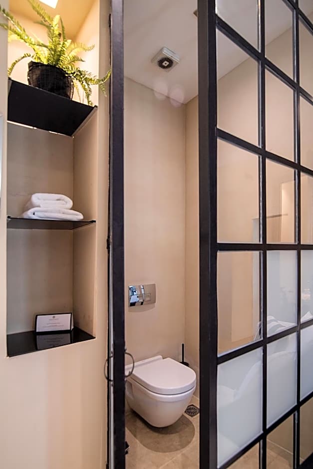 Emporikon Athens Hotel