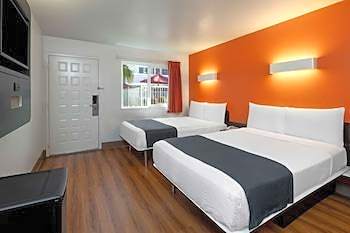 2 Full Beds | Non-Smoking, Micfridge