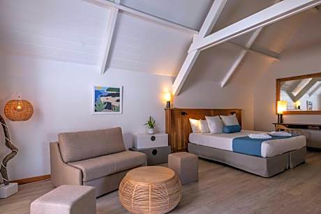 Senior Suite with Jacuzzi and Partial Lagoon view