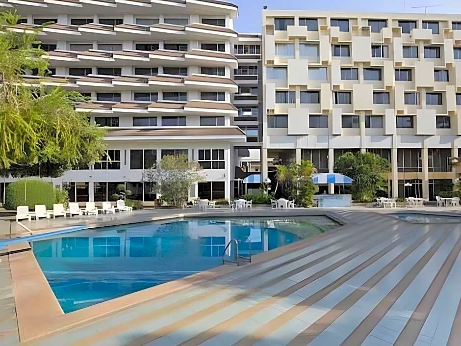 Charoen Hotel