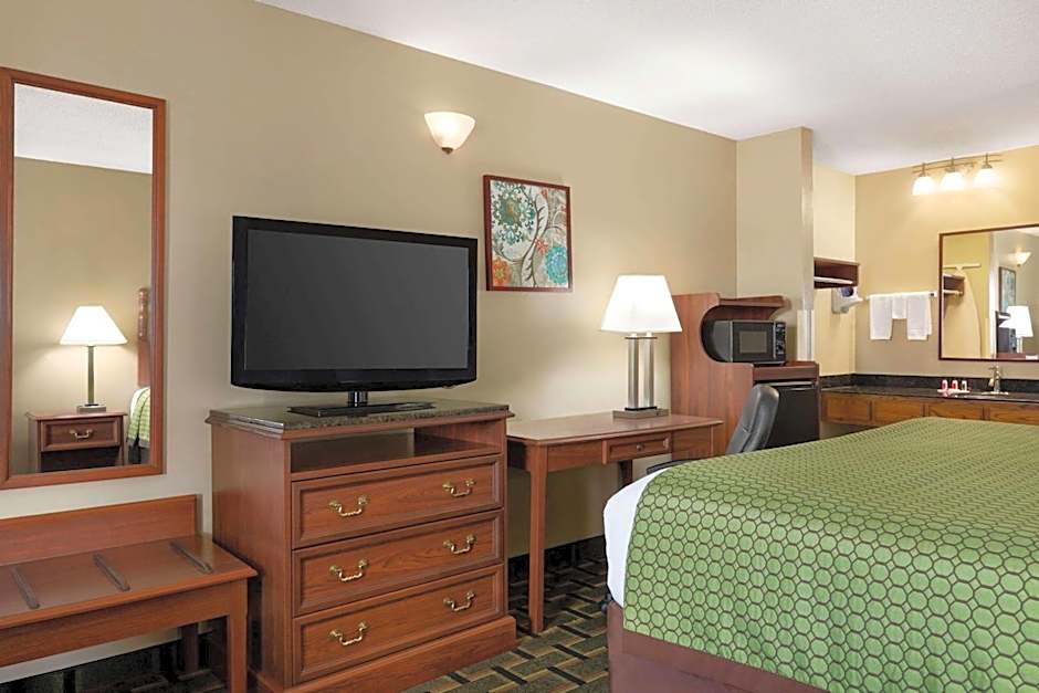 Baymont by Wyndham Warner Robins