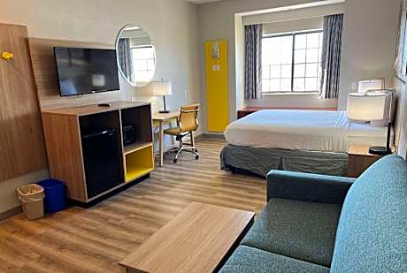 1 Queen Bed, Studio Suite, Non-Smoking