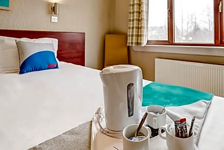 Standard Double - Shared Bathroom