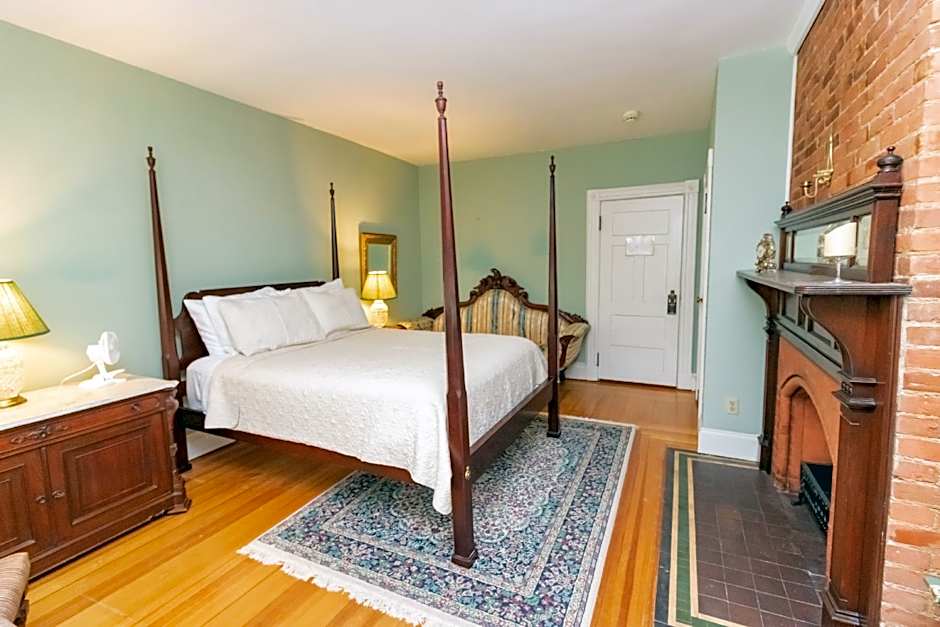 Saratoga Dreams Bed and Breakfast