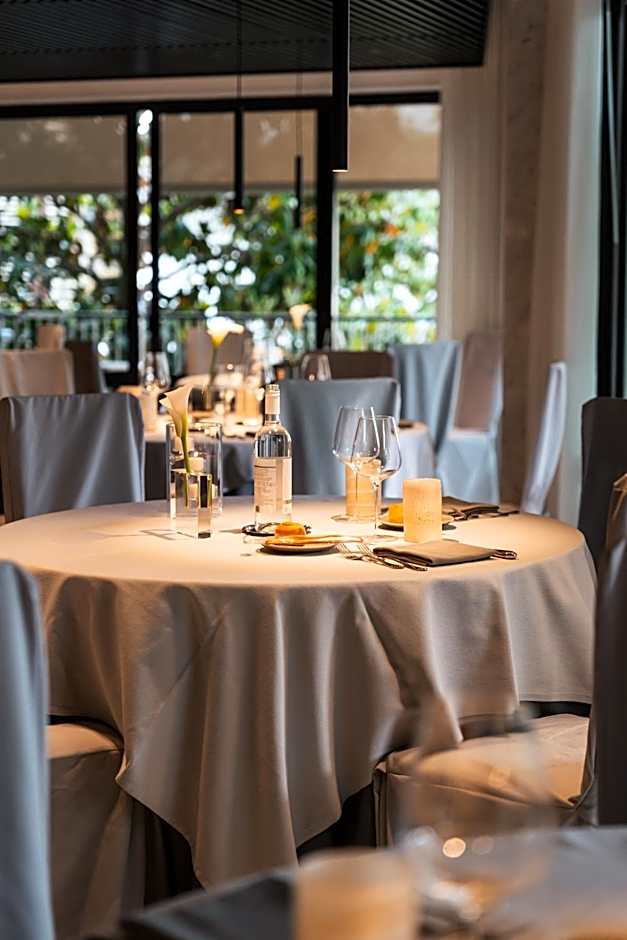 Monaco Suites Hotel