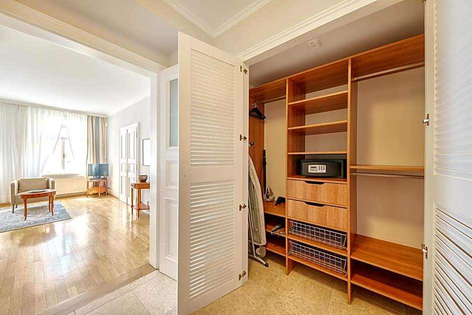 Hunger Wall Residence