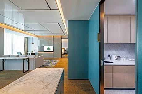 One-Bedroom King Suite with Kitchen