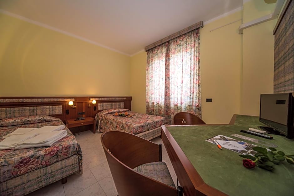 New Petit Hotel