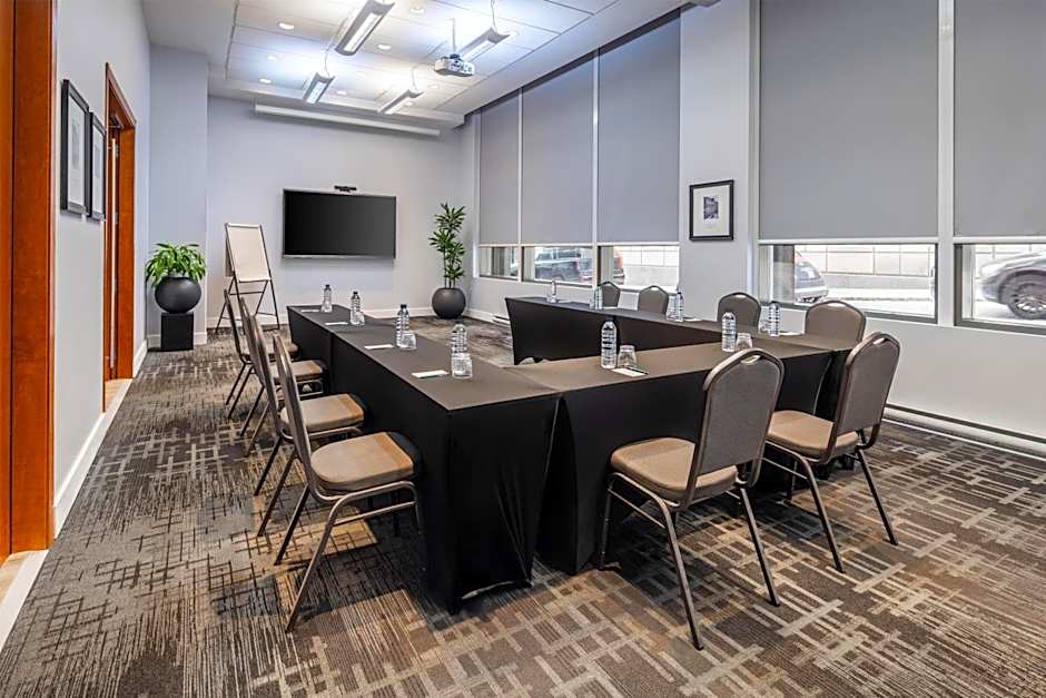 Embassy Suites by Hilton Montreal
