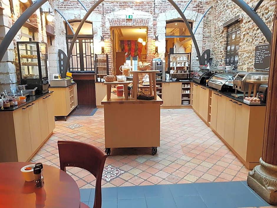 Logis Hôtel & Restaurant - Les Hauts de Montreuil