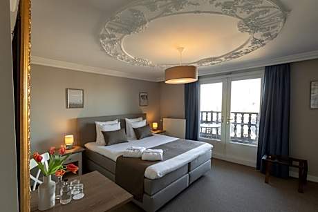 Superior (with stairs)