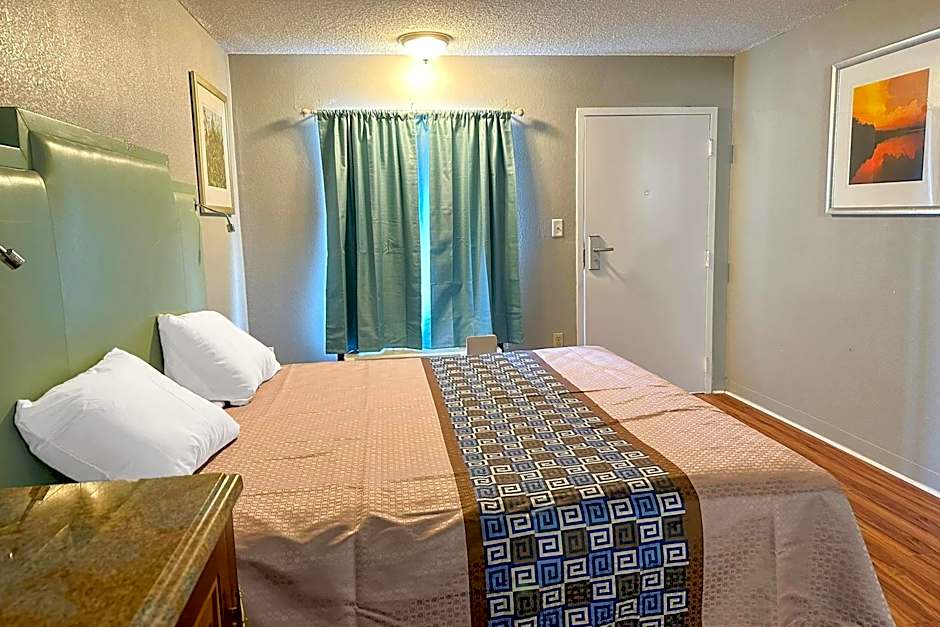 Hahira Inn By OYO near Valdosta