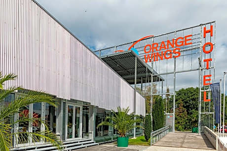 Orange Wings Krems