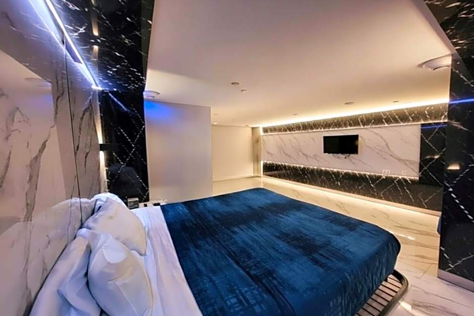 Umbrella Hotel Brooklyn - Newly Renovated