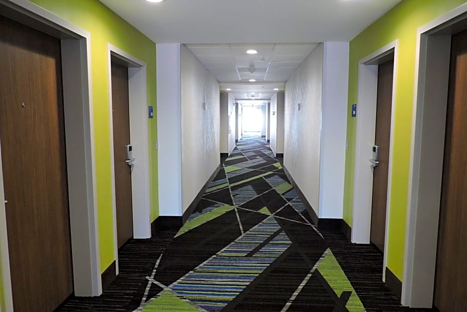 Holiday Inn Express & Suites Moore By IHG