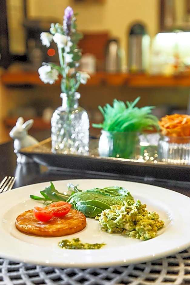 Riverside Guest Lodge