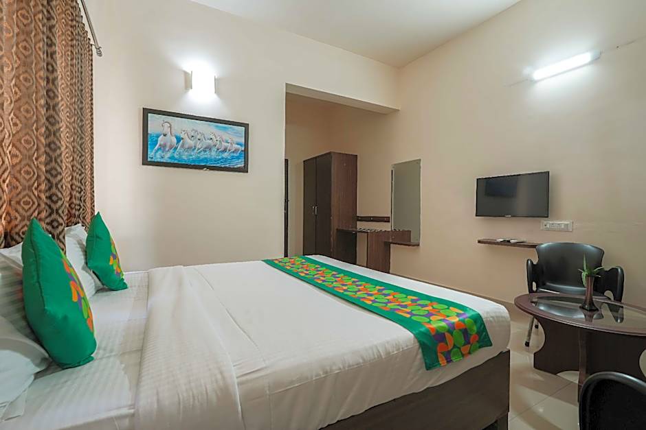 Treebo Pappilon Palace, PVS Circle