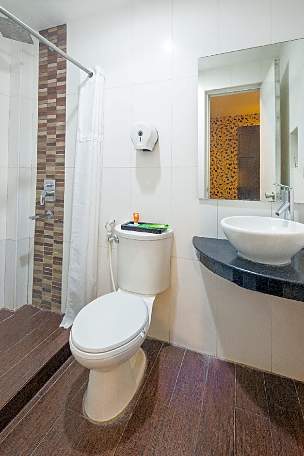 L Square Hotel