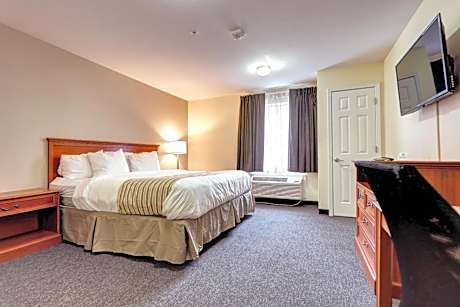 King Suite - Mobility Accessible/Non-Smoking