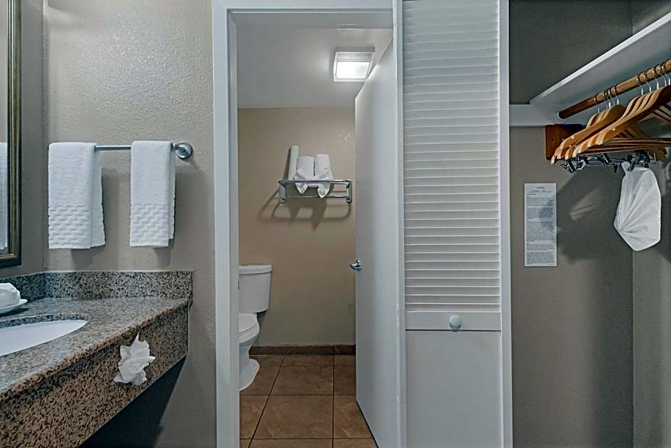 Best Western Plus Wine Country Inn & Suites