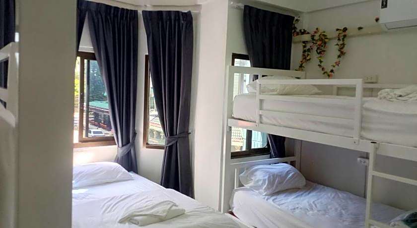 Montana Hotel & Hostel Phuket