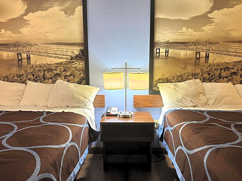 Super 8 by Wyndham Booneville