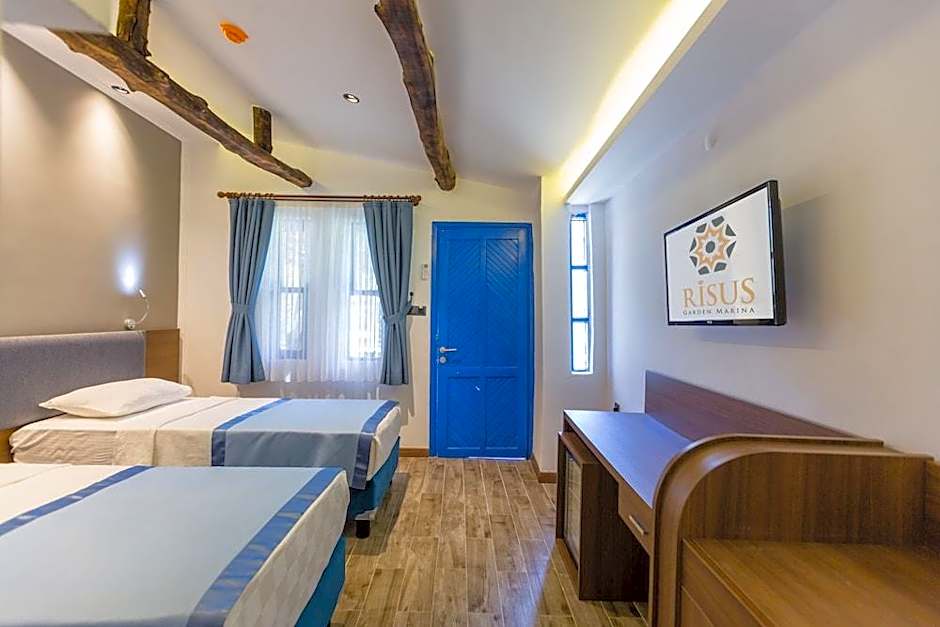 Risus Garden Marina Hotel