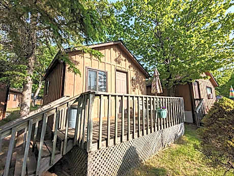 Tiny Wood Cottage 14