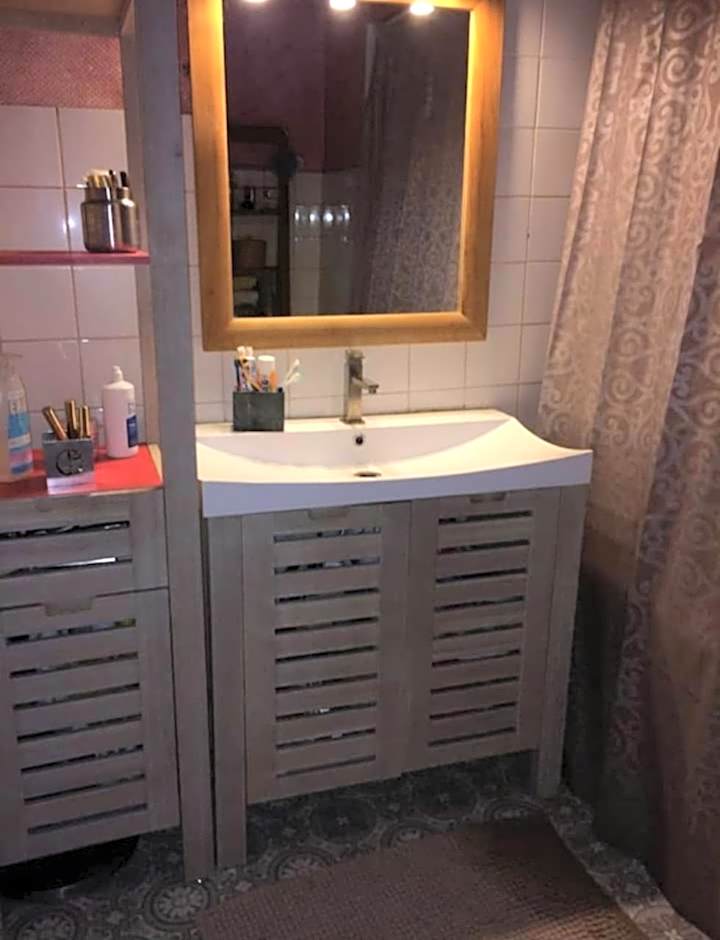 Great and light private room in the heart of Nice