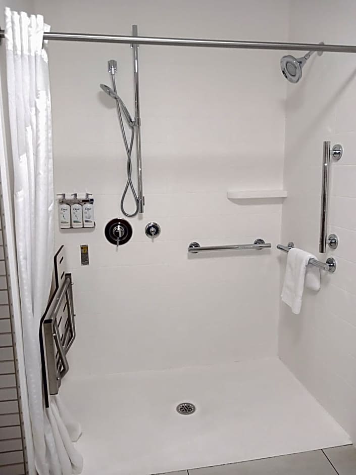 Holiday Inn Express And Suites Gainesville - Lake Lanier Area By IHG