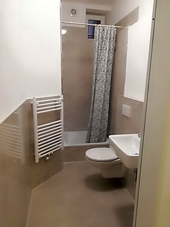 Private Double Room with Shared Bathroom