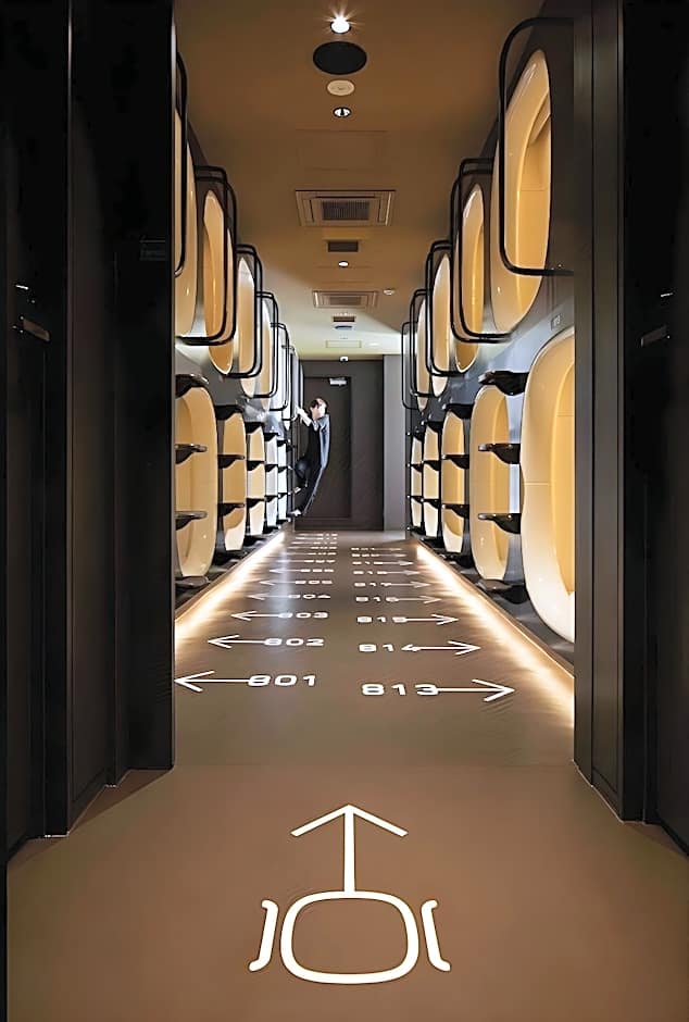 9h nine hours woman Shinjuku sleep lab