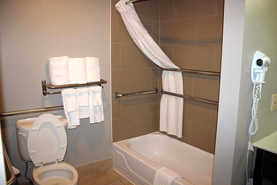 Boca Suites Deerfield Beach, SureStay Collection by BW